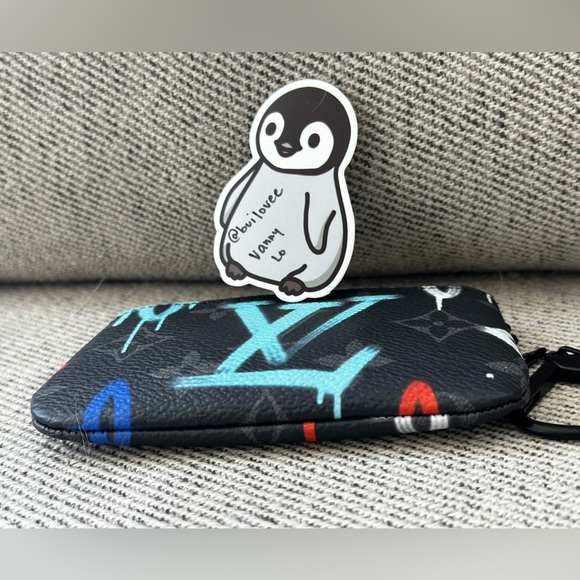 ❌SOLD❌💙❤️Louis Vuitton Monogram Eclipse LV Graffiti Key Pouch Multicolor🖤❤️ - Picture 6 of 9